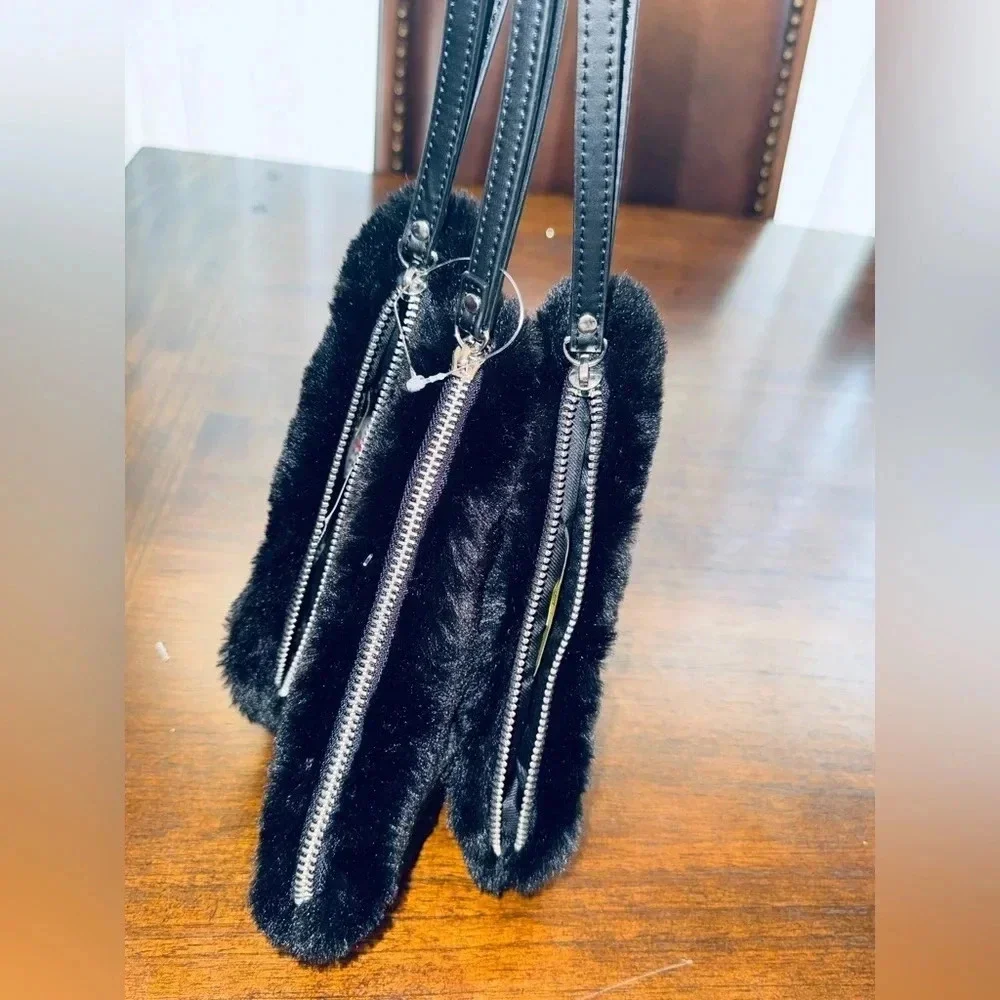 House of Harlow 1960 Black Plush Faux FurZip Wristlet Purse Bag Pinup NWT